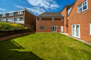 COMMUNAL GARDEN- click for photo gallery